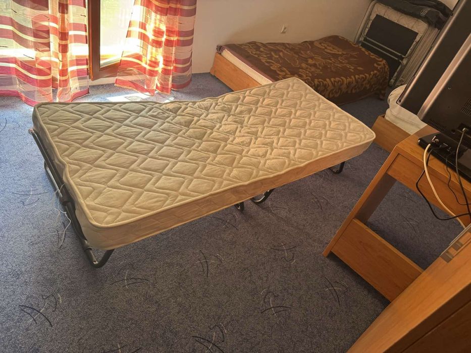 Походно легло с матрак