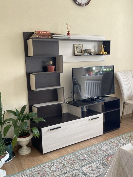 Шкаф-стеллаж для гостиной