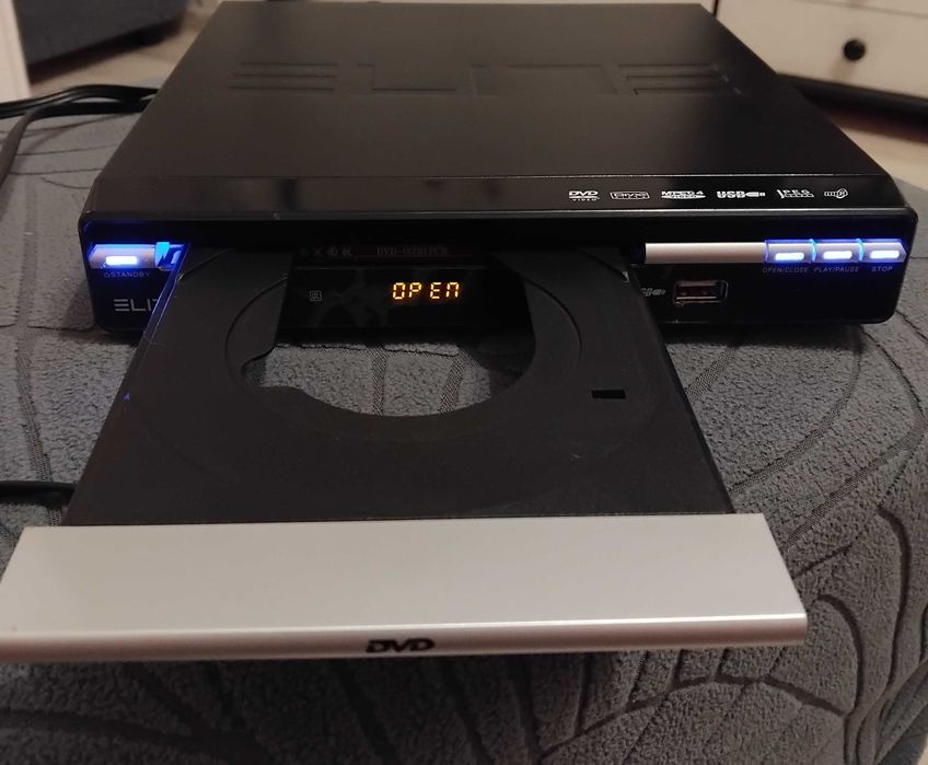 Продавам DVD Elite PV-222USB