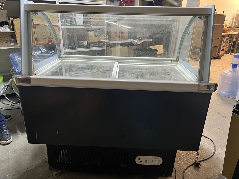 Ветринный холодильник