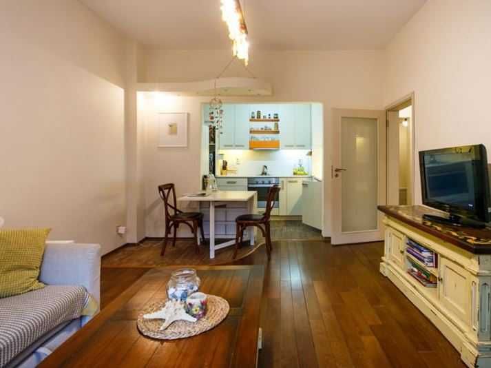 Продава се Двустаен апартамент в София, Център - 65 кв.м за 2500 €/кв.м - Снимка #1