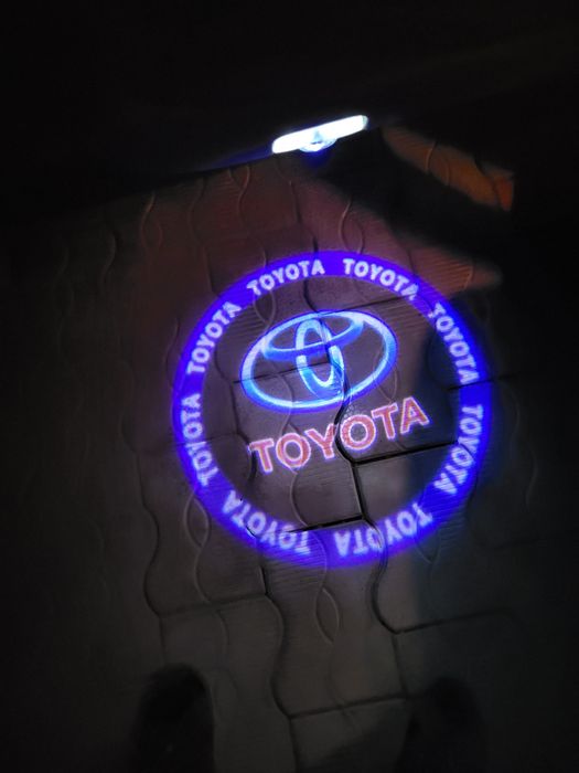 Подсветка двери на Toyota