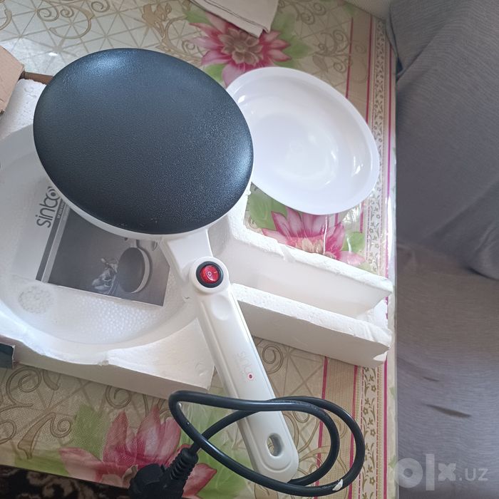 Электрическая блинница . Хорошая вещь для дома и для подарка.