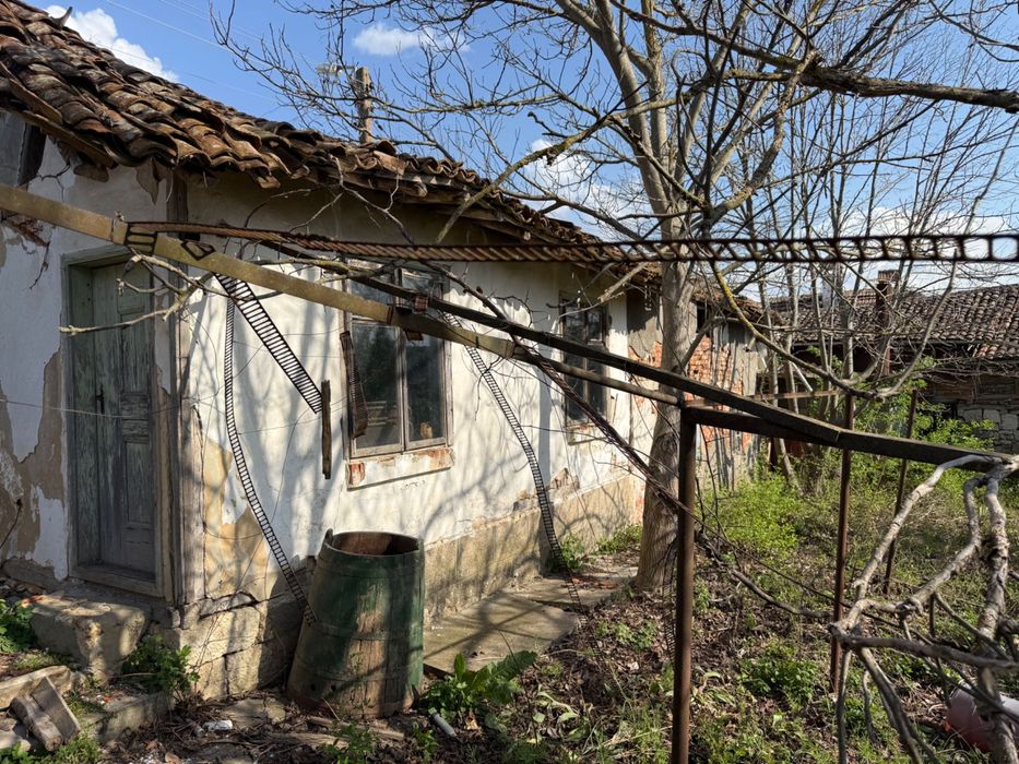 Продавам дворно място в Село Побит Камък