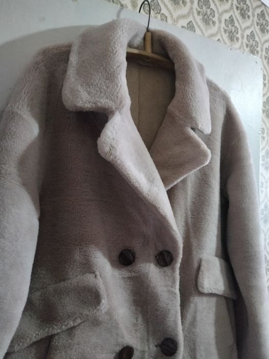 Женская шуба (пальто)