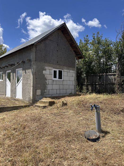 Casa si teren de vanzare