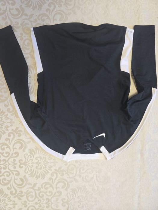 Lot 3 bluze Nike si Gap ,  tricoul cadou, noi, marimea 140