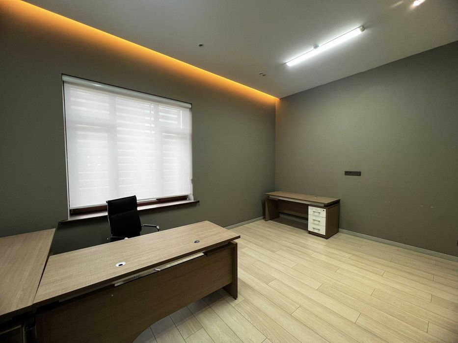 Современный офис с санузлами в каждом кабинете — 334 м² по 19$/м² (55)
