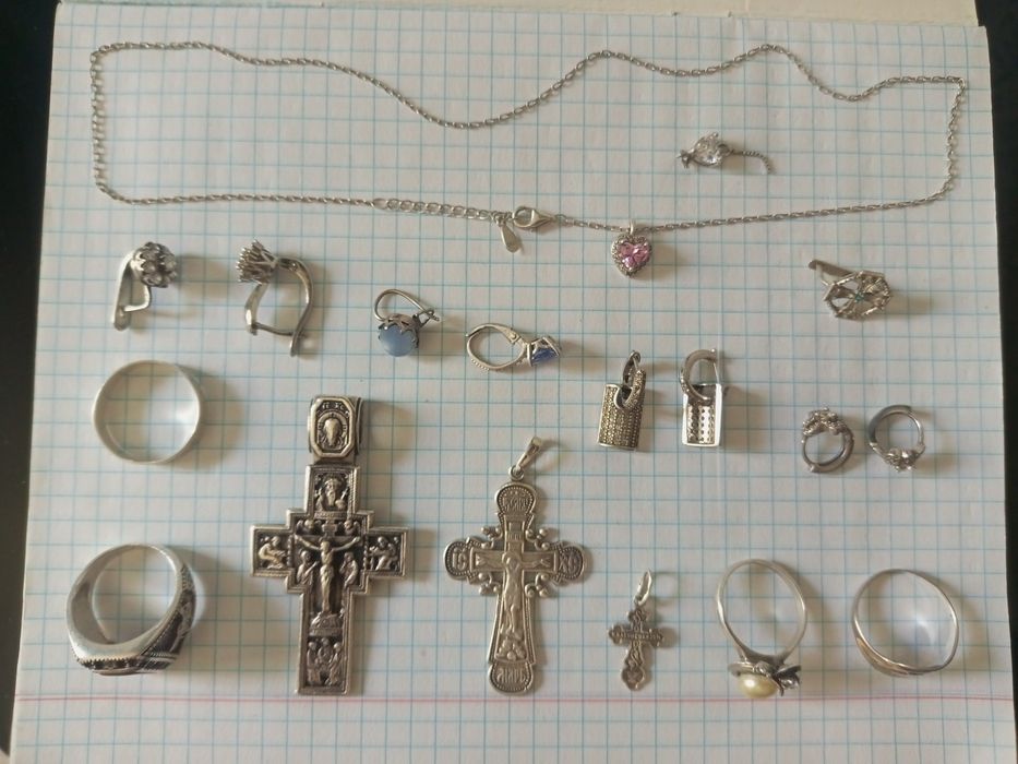 Продам 925 серебряные изделия.