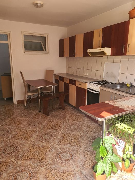 Chirie cameră  cu intrare separată .baie şi bucătărie comună