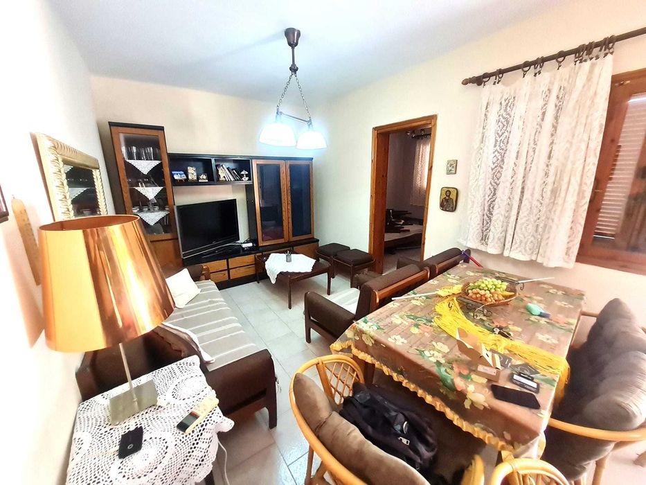 Продава с площ 85 м2 и двор 508 м2 в Паралия Врасна, Гърция