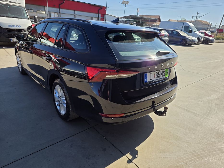 SKODA Octavia 2023 — imagine 4