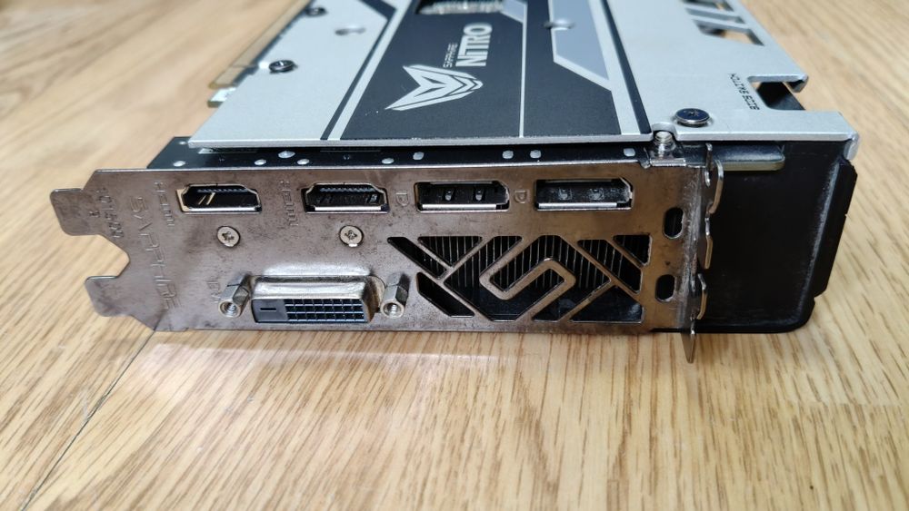 Saphire RX 580 4GB  Defecta !!