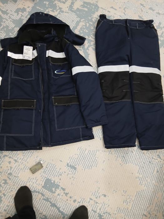 Продам зимнюю куртку спецовку