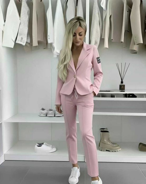 Комплект от две части