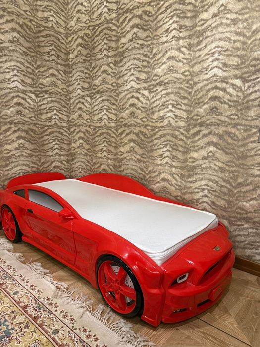 Детская кровать Машина