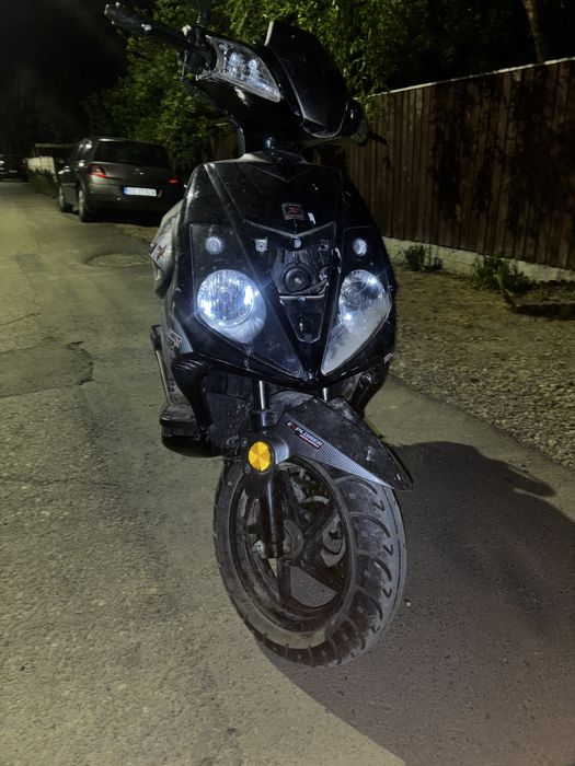 Vand scuter 2T….