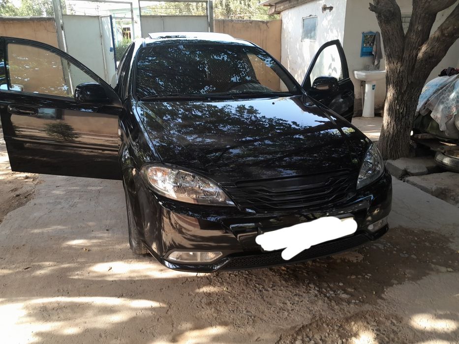 Lasetti Jentra avtomat 3-pokaleniya rangi  qora