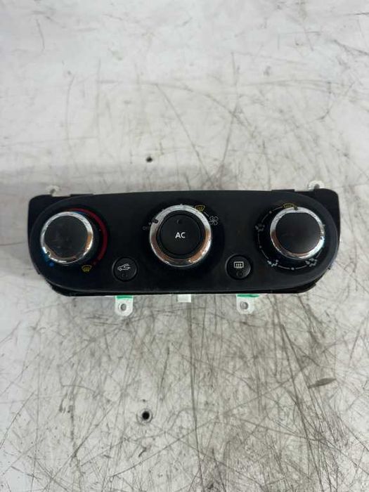 Panou comanda AC RENAULT CLIO 4 cod piesa T1019676Z