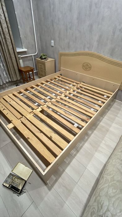 Продам кровать двухспалтная