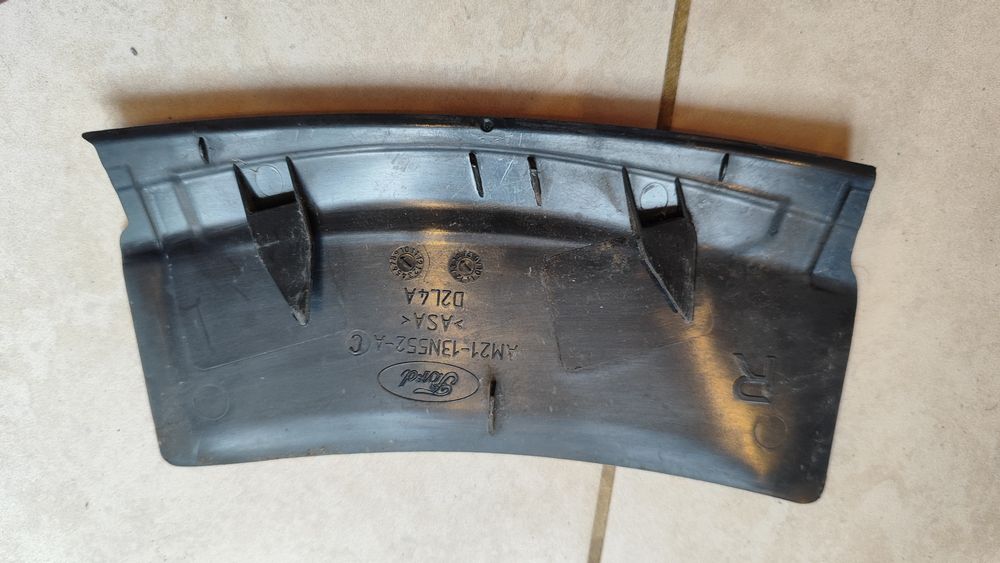 Ford S-Max Заден десен стоп (РАБОТЕЩ, ПУКНАТ, липсва малко парче)