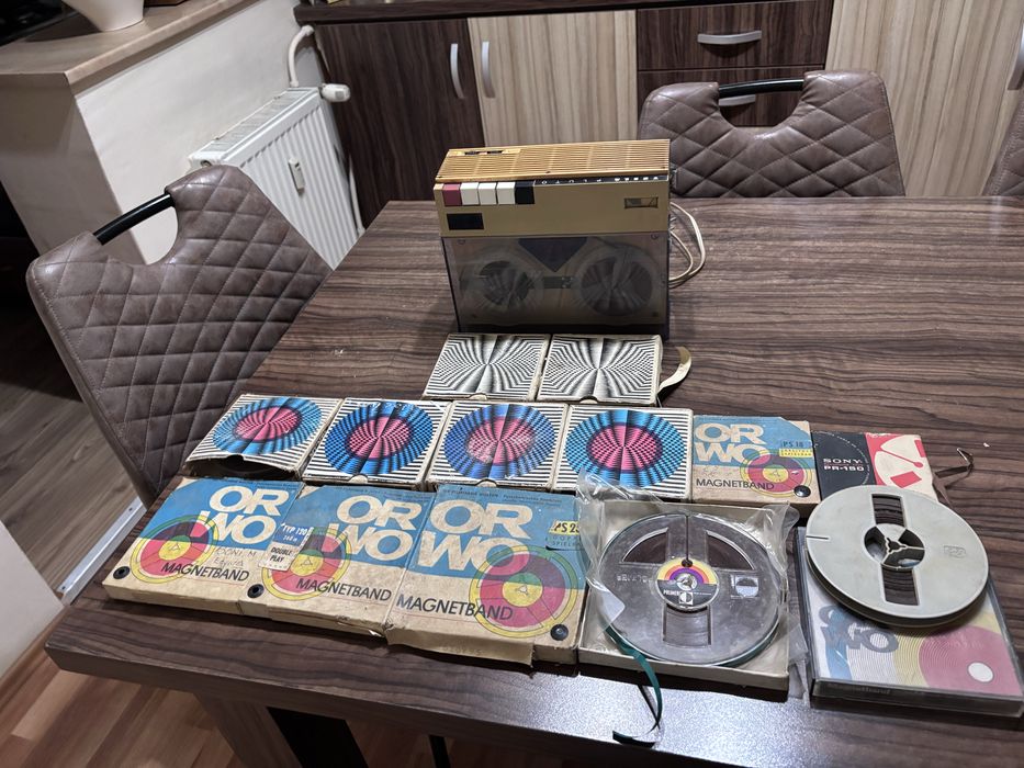 Magnetofon Tesla Pluto