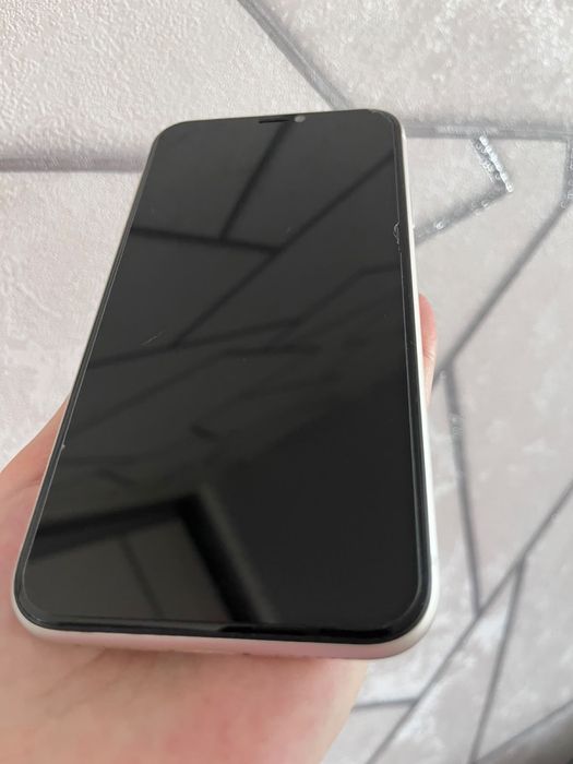Продам iPhone 11