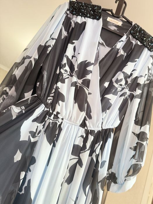 продам платья  одевала 1 раз