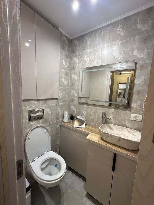 Apartament de vanzare 3 camere , decomandat -direct proprietar