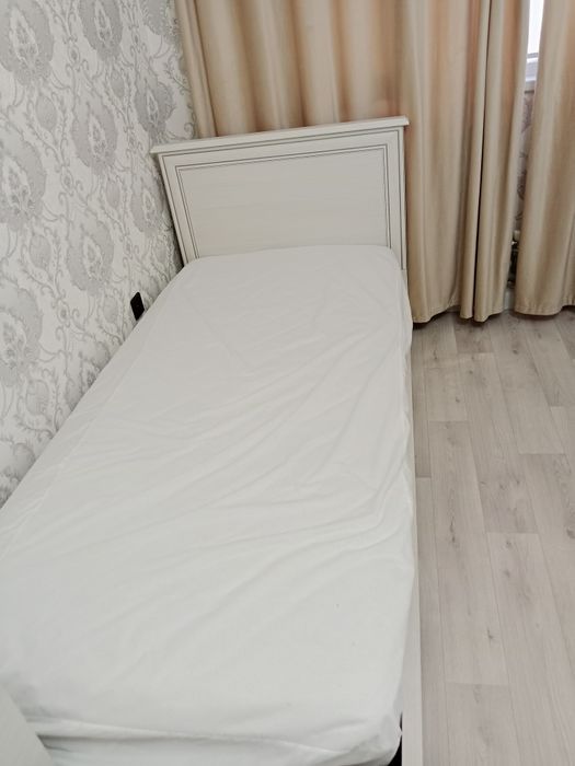 Продам кровать от компани Tiffani