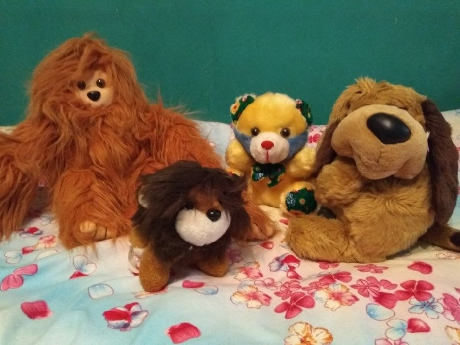 Продаются игрушки.