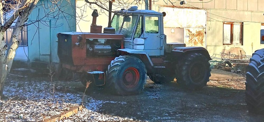 Tрактор Т150 с двигател МАЗ