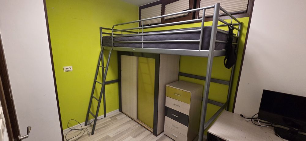 Двуетажно легло SVÄRTA 
надстройка за легло 90x200 с