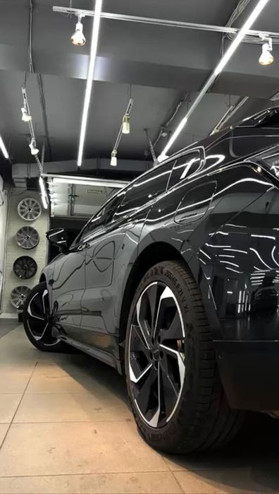 Продам автомобиль Zeekr 001