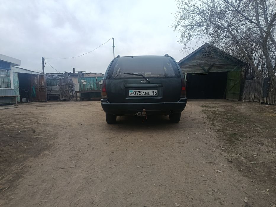 Продам машину ниссан