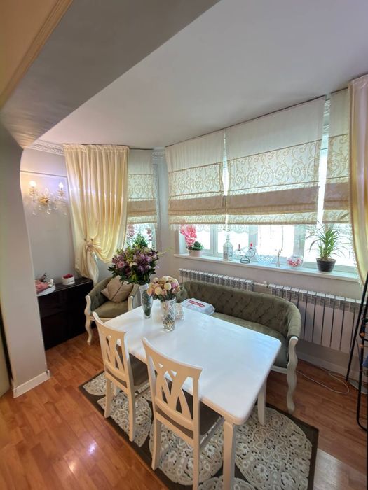 Улица: Абая четырёх комнатная Банковская Ориентир Makro Supermarket