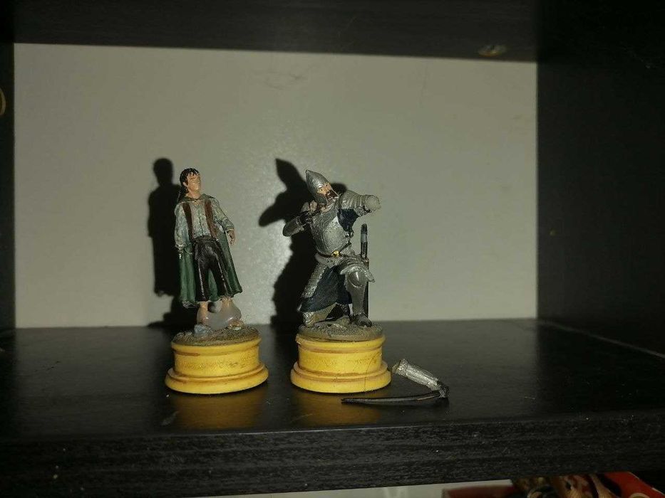 Vând colecția figurine Lord of the Rings