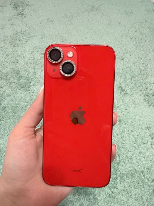 IPhone 14 product red