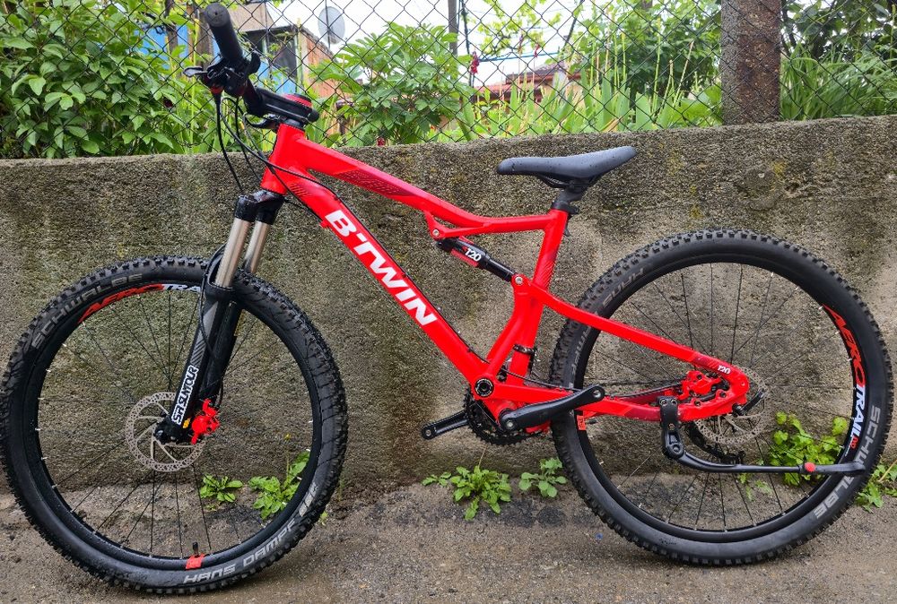 Мекица 27.5 цола М размер Въздушен Шок 27скорости Shimano  B-twin  Rockrider 540