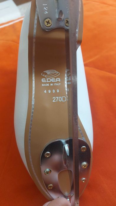 Фигурные коньки профессиональные