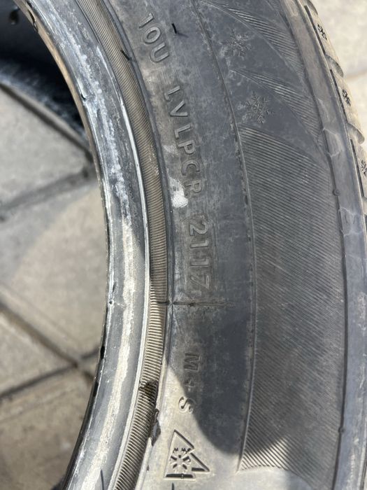 Гуми 235/55/17 зимни
