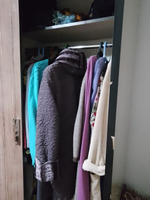 Шифоньер-купе с зеркалом