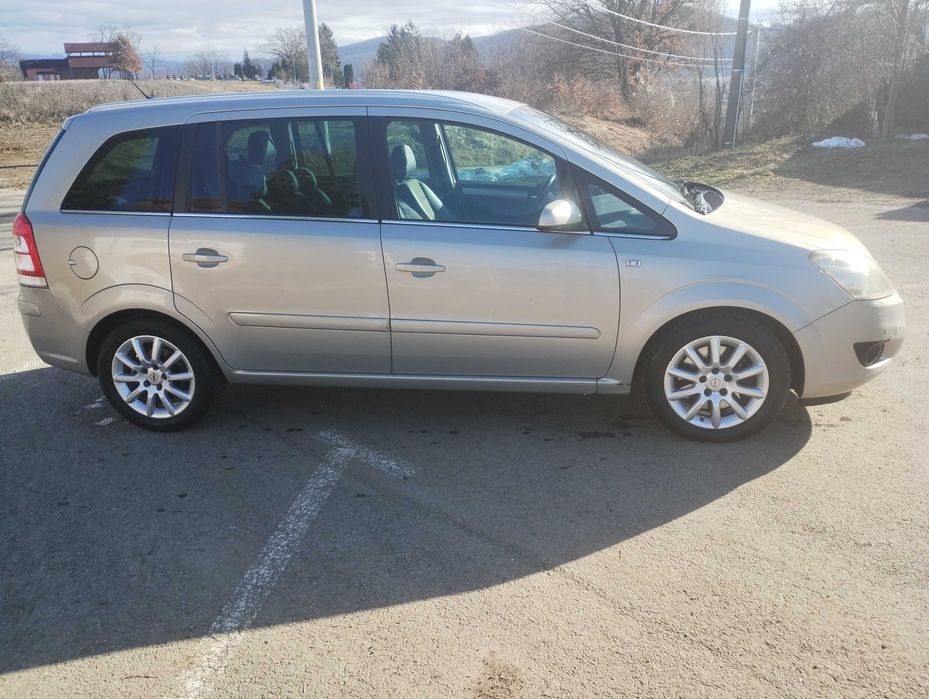 De vanzare opel Zafira motor1,9 Diesel 150 de cai full extra