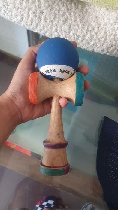 Kendama Krom Pop LoL