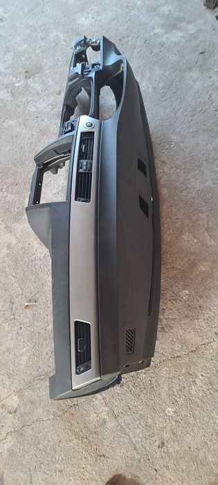 Plansa bord  BMW Seria 3 E90 E91 E92 E93 facelift 2008