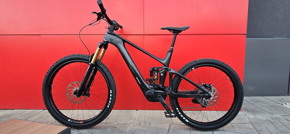 Giant TRANCE X ADVANCED E+ELITE 1/V2 карбонов ел. Вел. 2025г.1х12 L.