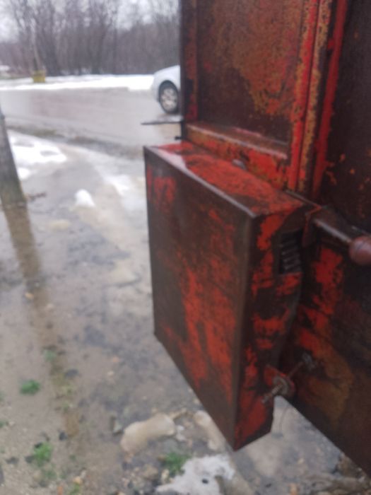 Vând remorcă de gunoi