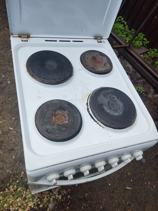 Электроплита Индезит в отличном рабочем состоянии