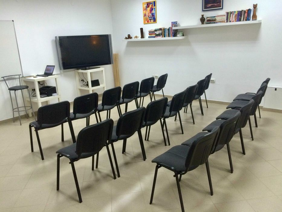 Зала под наем в широк център, 40 кв/м