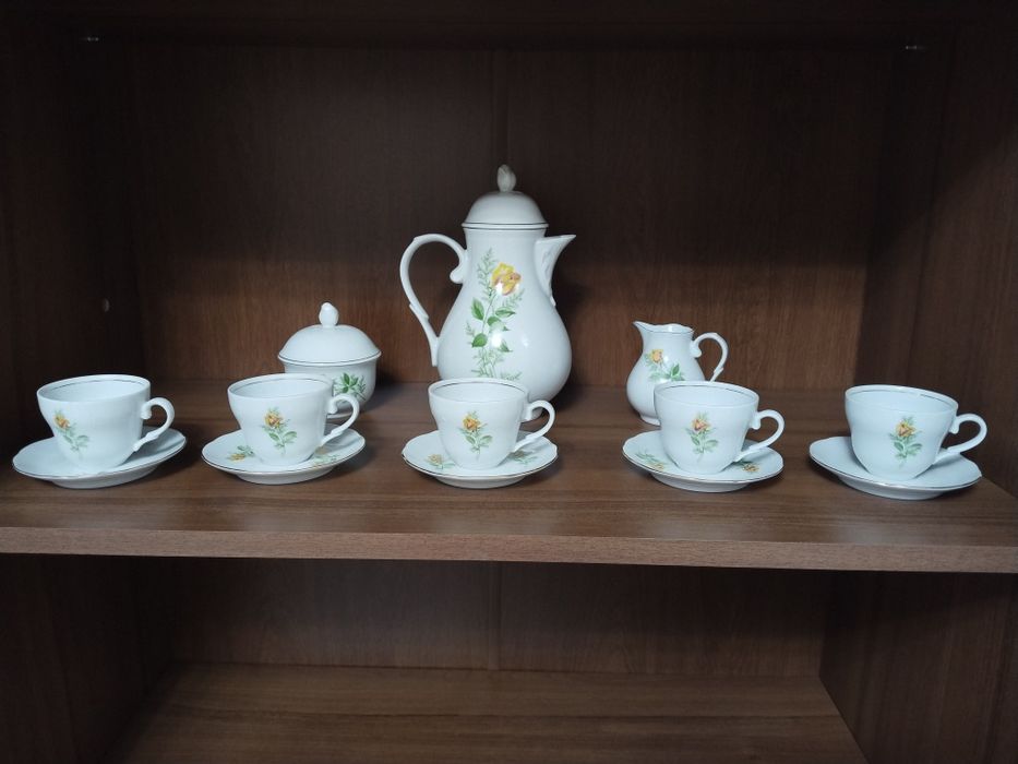 Продам сервизы б/у